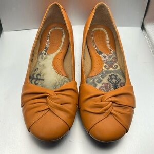 Born‎ Leather ballet shoes/flats size 6.5